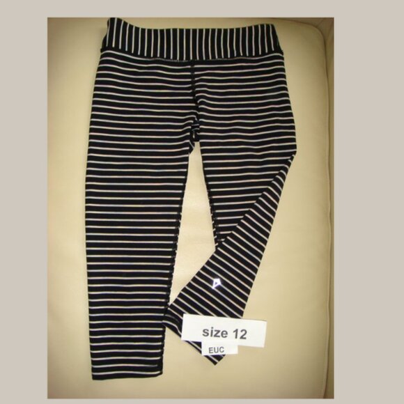 Ivivva Other - Ivivva Girl by Lululemon 🍋Rhythmic Crop*Luxtreme stripes black white size 12